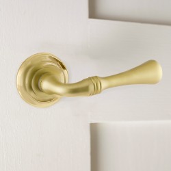 Metropolis Waves kilincs